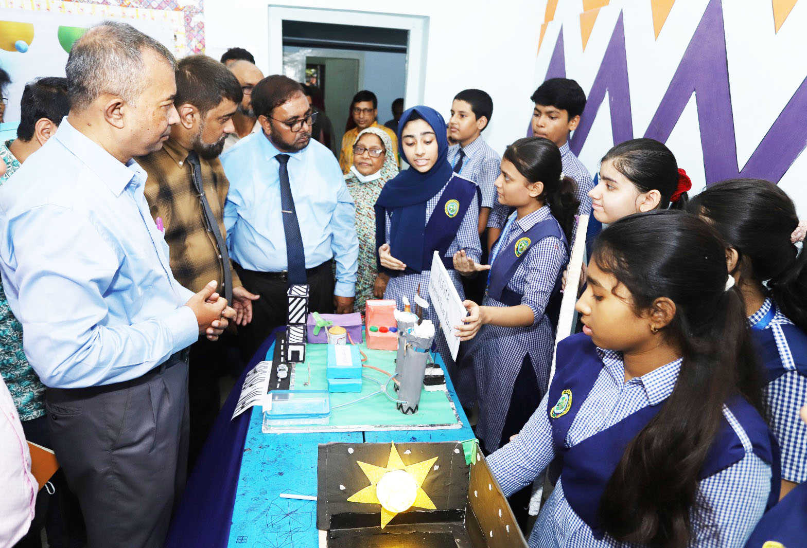 ইংরেজী ভার্সানে ডিজিটাল বিদ্যাপীঠ ‘SCHOOL OF SCIENCE , BUSINESS & HUMANITIES ’