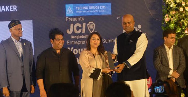 ‘জেসিআই’ বাংলাদেশ অ্যাওয়ার্ড পেলেন ৩১ তরুণ উদ্যোক্তা