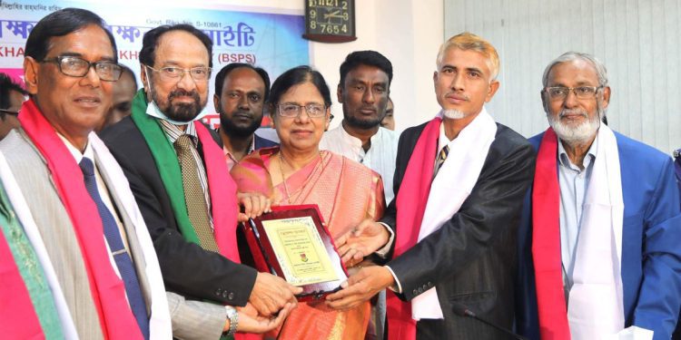 ‘এডুকেশন অ্যাওয়ার্ড’ পেলেন ইউজিসি সদস্য প্রফেসর ড. দিল আফরোজা বেগম
