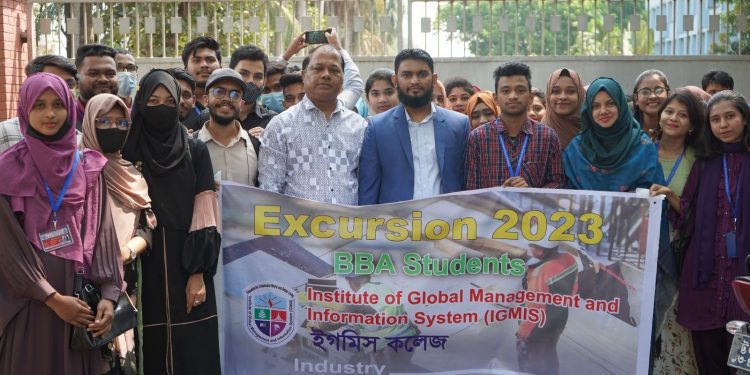 ইস্টার্ন কেবলসে ইন্ডাস্ট্রিয়াল ট্যুরে আই জি এম আই এস কলেজের শিক্ষার্থীরা