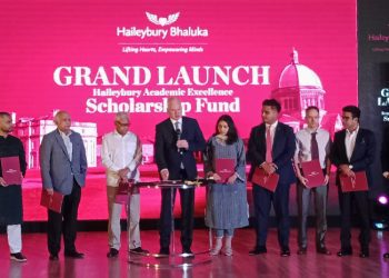 ১৫ মিলিয়ন ডলারের অ্যাকাডেমিক এক্সেলেন্স স্কলারশিপ বাংলাদেশী শিক্ষার্থীদের জন্য