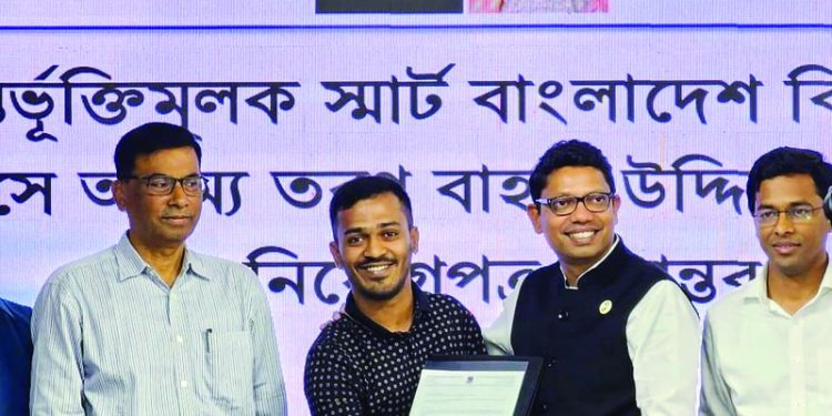 দুইটি হাত না থাকা অদম্য রায়হানের স্বপ্নপূরণ