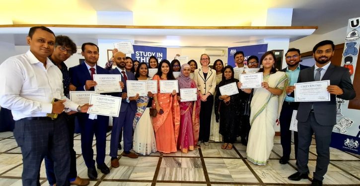 ‘শেভেনিং স্কলারশিপ’ প্রাপ্তদের স্বাগত জানালেন বাংলাদেশে নিযুক্ত ব্রিটিশ হাইকমিশনার