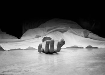 আত্মহত্যার মিছিলে শিক্ষার্থী