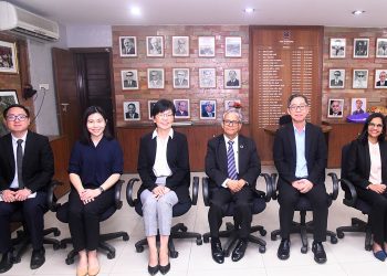 Malaysian delegation calls on DU VC Prof. Dr. Md. Akhtaruzzaman