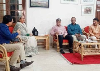 শিক্ষামন্ত্রীর আশ্বাসে শিক্ষা ক্যাডারদের কর্মবিরতি স্থগিত ঘোষণা