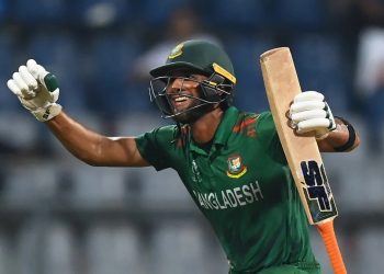 বিশ্বকাপে রেকর্ড গড়া সেঞ্চুরী দিয়েই জবাব দিলেন মাহমুদুল্লাহ রিয়াদ !