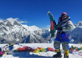 ‘মাউন্ট আমা দাবলাম’ জয় করেছেন এভারেস্টজয়ী নিশাত মজুমদার