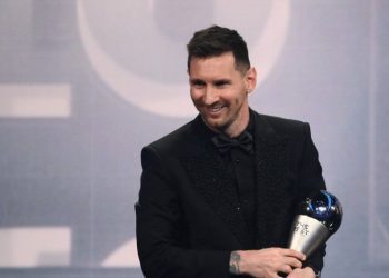 ফিফা দ্য বেস্ট হলেন মেসি !