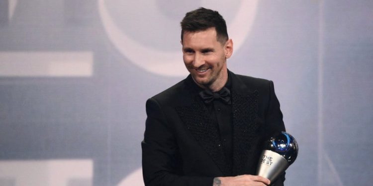 ফিফা দ্য বেস্ট হলেন মেসি !