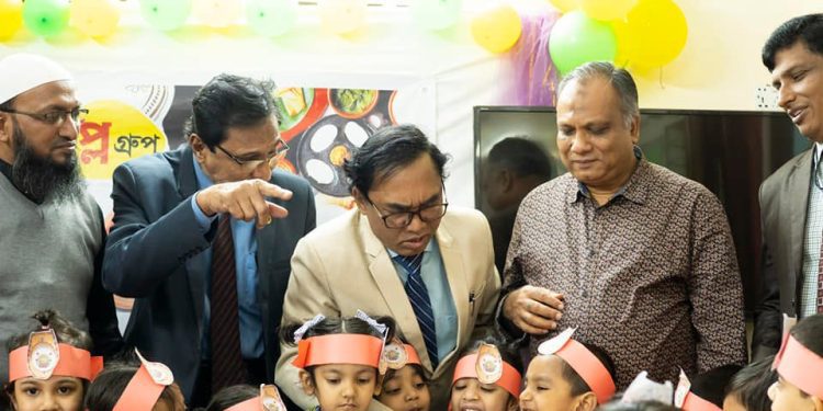 সাউথ এশিয়ান স্কুলে নান্দনিক পিঠা উৎসব ২০২৪