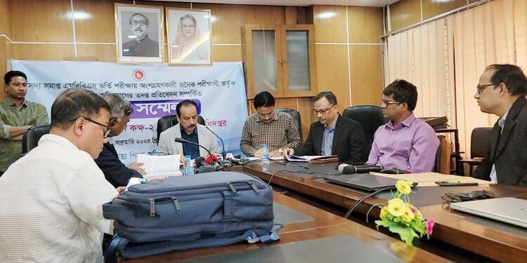 ডাক্তার হওয়ার জন্য অতিরিক্ত চাপ থেকে মিথ্যে গল্প হুমাইরার !