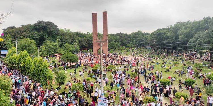 জুলাই গণ-অভ্যুত্থানে হামলায় মদদ : জাবি’র ৯ শিক্ষক বরখাস্ত, ২৮৯ শিক্ষার্থীকে সাময়িক বহিষ্কার!