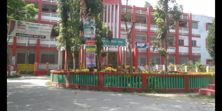 বুয়েট ও মেডিকেলে ভর্তির সুযোগ পেলো আজিজুল হক কলেজের ১৪০ জন শিক্ষার্থী !