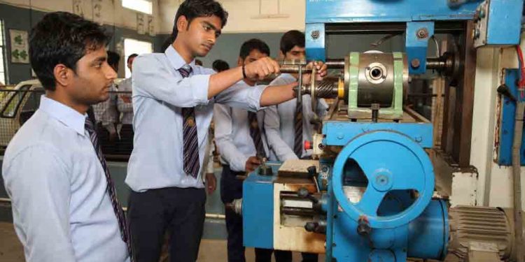 ডিপ্লোমা প্রকৌশলীদের বিএসসি (পাস) সমমানের মর্যাদা