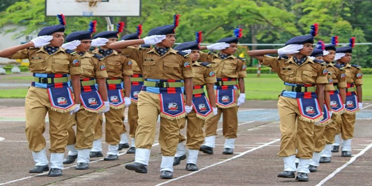 ক্যাডেট কলেজের শিক্ষার্থীদের টিউশন ফি ২৮,৬০০ টাকা করার প্রস্তাব!