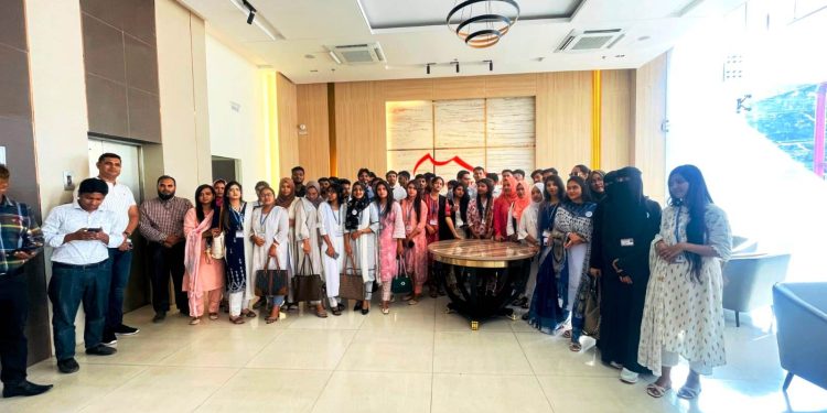 সাউদার্ন ইউনিভার্সিটির শিক্ষার্থীদের ম্যাফ ফুটওয়্যার পরিদর্শন