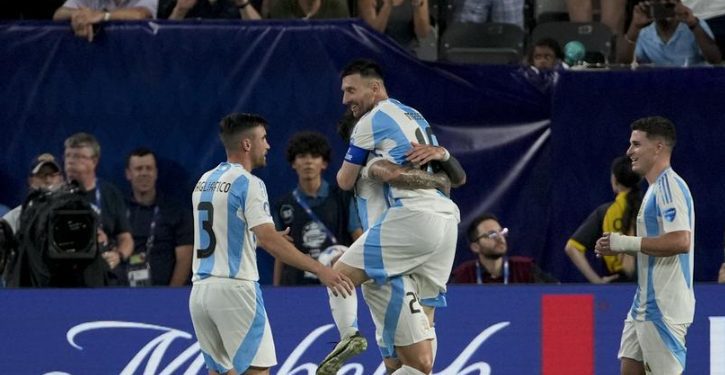 কানাডাকে উড়িয়ে দিয়ে কোপার ফাইনালে আর্জেন্টিনা! ম্যাচসেরা মেসি!