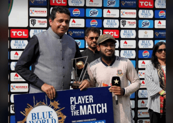 বন্যায় ক্ষতিগ্রস্তদের জন্য ম্যাচ সেরার প্রাইজমানি দান করলেন মুশফিক