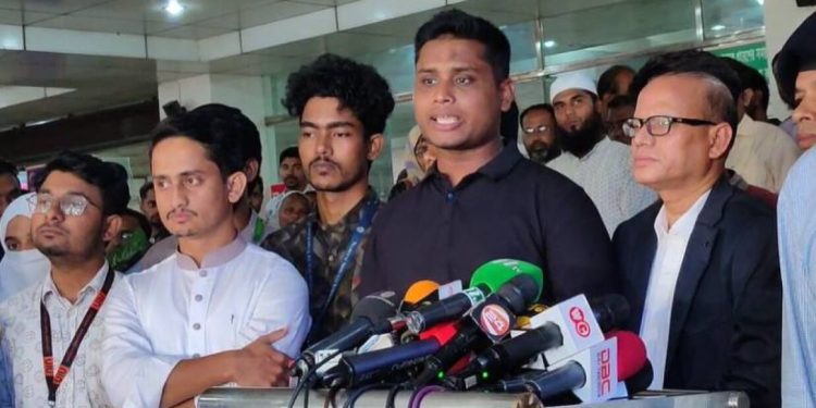 সমন্বয়ক পরিচয়ে চাঁদাবাজি করলে থানায় সোপর্দঃসমন্বয়ক হাসনাত আবদুল্লাহ