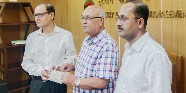 প্রধান উপদেষ্টার ত্রাণ তহবিলে সাড়ে ২০ কোটি টাকা দিলো গণশিক্ষা মন্ত্রণালয়