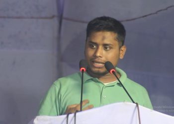 আমরা রক্ত দিচ্ছি, আর ওরা রক্ত মাড়িয়ে টাকা ভাগ করছে - সমন্বয়ক হাসনাত আব্দুল্লাহ