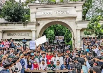 আশ্বাস পেয়ে সাত কলেজের শিক্ষার্থীদের আন্দোলন স্থগিত