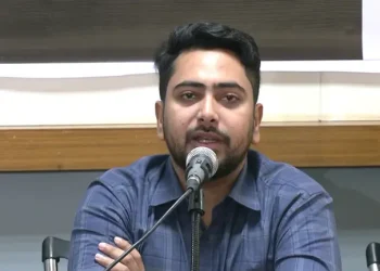 পদত্যাগ করলেন তথ্য উপদেষ্টা নাহিদ ইসলাম