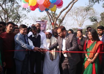 ‘শহীদ আবু সাঈদ বইমেলা’ উদ্বোধন করলেন সাঈদ এবং ফেলানীর বাবা