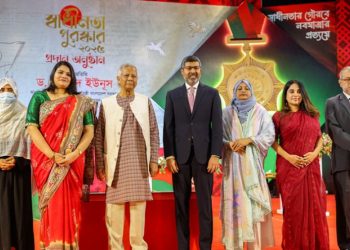 যাদের আমরা এই সম্মান দিতে চাই, যথাসময়ে আমরা যেন তা দেই- প্রধান উপদেষ্টা