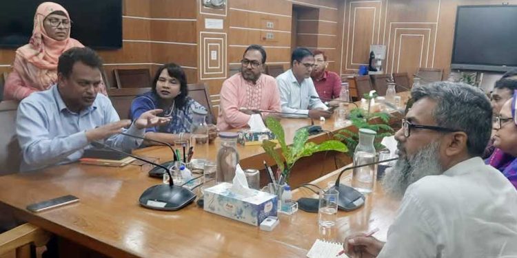 প্রাথমিক শিক্ষকদের কর্মবিরতি এক মাসের জন্য স্থগিত