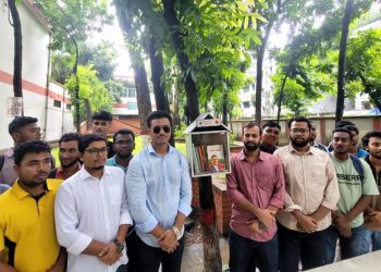 শিক্ষার্থীদের জন্য উন্মুক্ত পাঠাগার স্থাপন করলেন  ছাত্রদল নেতা 