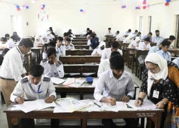 এইচএসসিতে এবার প্রায় অর্ধেকই অকৃতকার্য !