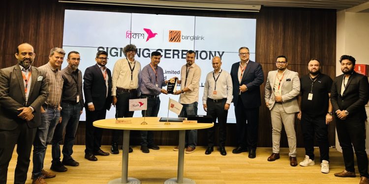 দেশজুড়ে ডিজিটাল অন্তর্ভুক্তি ও সেবার সুযোগ বৃদ্ধিতে বাংলালিংক ও বিকাশ-এর অংশীদারিত্ব