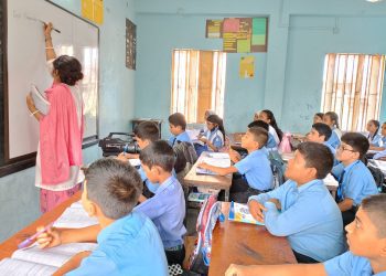 শিক্ষাপ্রতিষ্ঠানে বার্ষিক ছুটি কমানোর পরিকল্পনা করছে সরকার