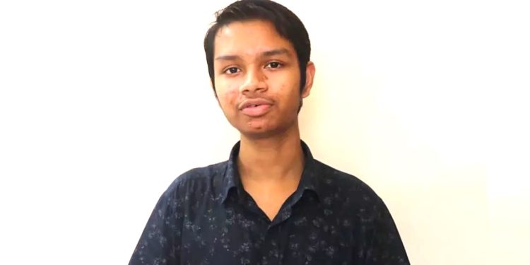 এসএসসিতে ১৩০০ নম্বরে ১২৮৫ পেয়ে সেরাদের সেরা চট্টগ্রামের নিবিড়!