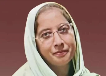 ২০ জন শিক্ষার্থীকে বাঁচিয়ে মারা গেলেন শিক্ষিকা মেহেরীন চৌধুরী !