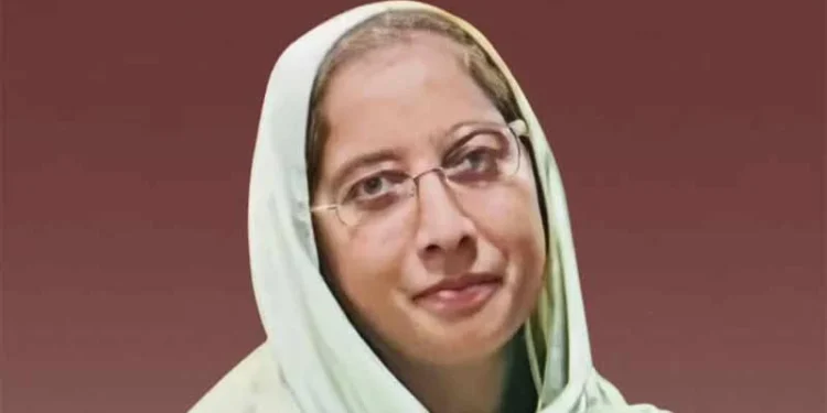 ২০ জন শিক্ষার্থীকে বাঁচিয়ে মারা গেলেন শিক্ষিকা মেহেরীন চৌধুরী !