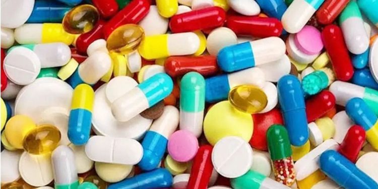 দাম কমলো প্রয়োজনীয় ৩৩ প্রকার ওষুধের