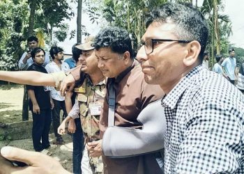 চবি শিক্ষার্থীদের সঙ্গে স্থানীয়দের ফের সংঘর্ষে প্রক্টরসহ আহত ৩০