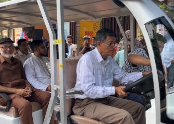 চবিতে শিক্ষার্থীদের জন্য পরিবেশবান্ধব ‘ই-কার’ সেবা চালু