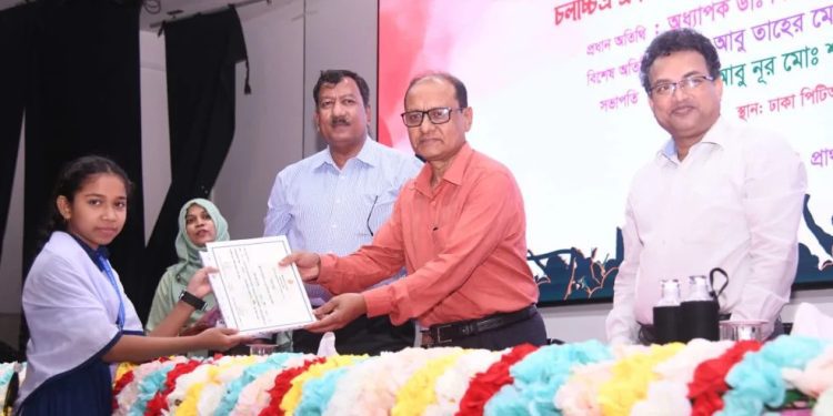 সমাজের প্রত্যেক পর্যায়ে গণতান্ত্রিক মূল্যবোধ গড়ে তুলতে হবে :প্রাথমিক ও গণশিক্ষা উপদেষ্টা