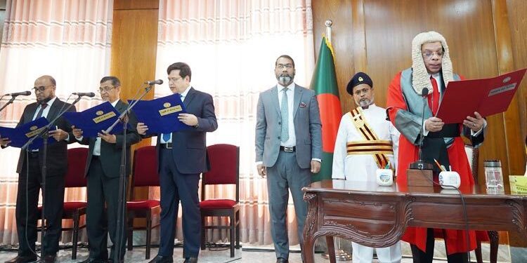 শপথ নিলেন পিএসসির নতুন তিন সদস্য