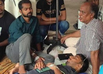 জগন্নাথ বিশ্ববিদ্যালয়ে টানা ২৭ ঘণ্টা ধরে অনশন করছেন পাঁচ শিক্ষার্থী !