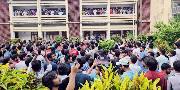 পোষ্য কোটার ভর্তি কার্যক্রম স্থগিত, রাকসু নির্বাচন যথাসময়ে