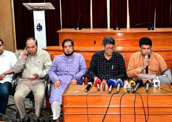 চবিতে শিক্ষার্থী ও স্থানীয়দের মধ্যে নজিরবিহীন সংঘর্ষ, ১০ সিদ্ধান্ত প্রশাসনের