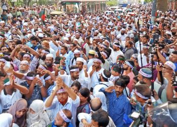 শিক্ষকদের ‘মার্চ টু সচিবালয়’ কর্মসূচি ঃদাবি না মানলে আমরণ অনশন !