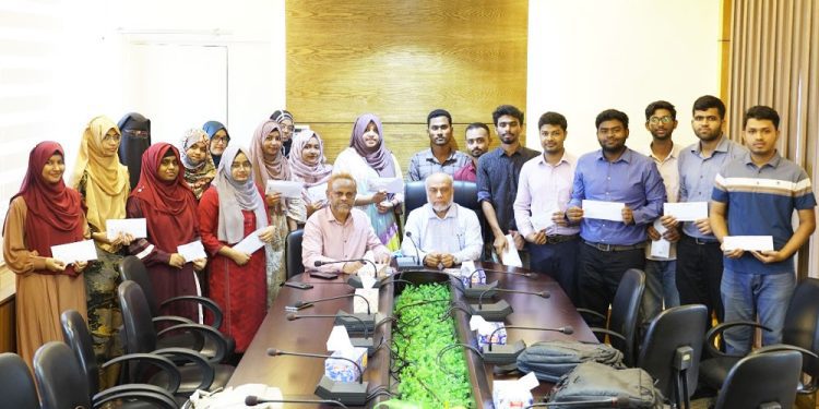 জাপানের ‘এনইএফ বৃত্তি’ পেলেন বাকৃবির ২০ শিক্ষার্থী