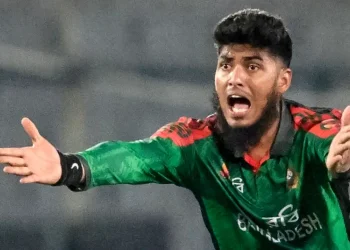 দুই দশকের রেকর্ড ভেংগে নতুন রেকর্ড গড়লেন স্পিনার রিশাদ !