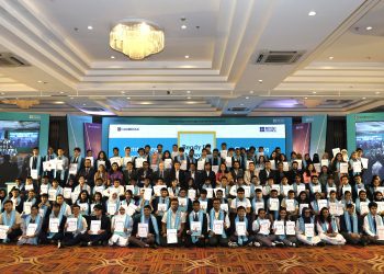 আউটস্ট্যান্ডিং কেমব্রিজ লার্নার অ্যাওয়ার্ডস ২০২৫ পেলেন ১২৪ কৃতী বাংলাদেশি শিক্ষার্থী